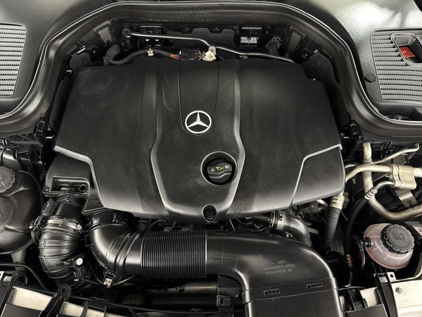 2018-Mercedes-Benz-GLC-250d-AMG image:12