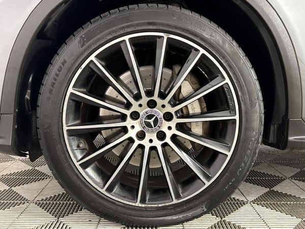 2018-Mercedes-Benz-GLC-250d-AMG image:4