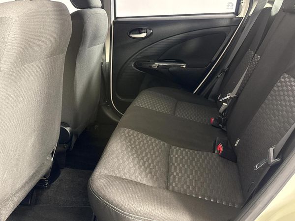 2017-Toyota-Etios-Cross-15-XS-5-dr image:3