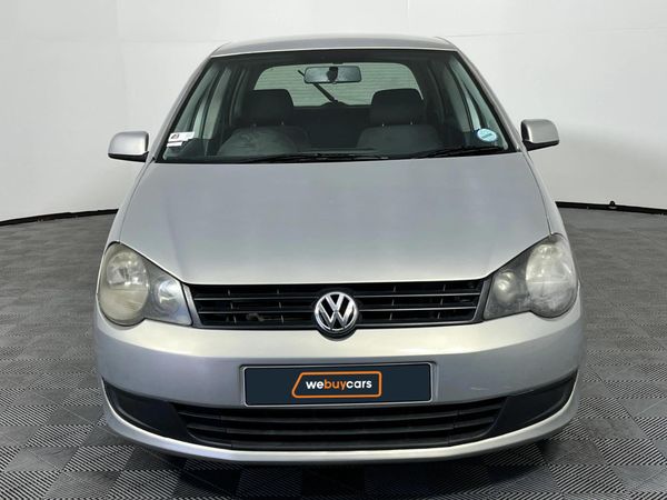 2011-Volkswagen-Polo-Vivo-14-5-dr image:15
