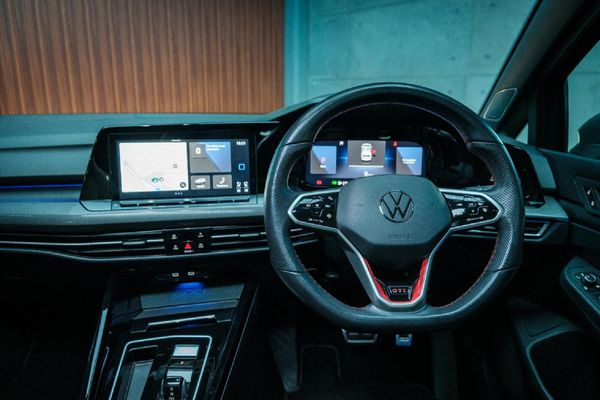 2025-Volkswagen-Golf-8-GTI-20-TSI-DSG image:11