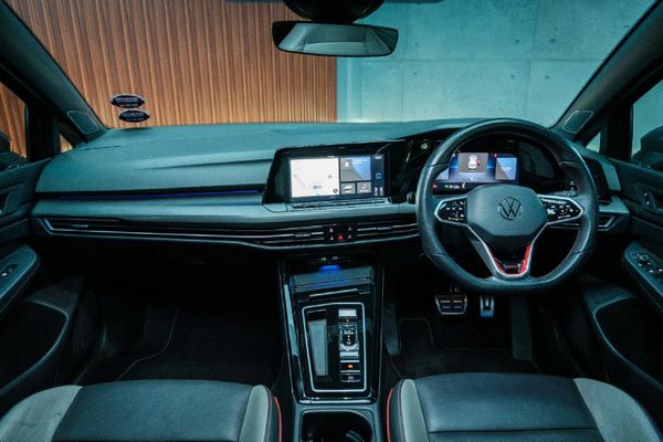 2025-Volkswagen-Golf-8-GTI-20-TSI-DSG image:12