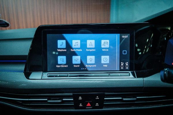 2025-Volkswagen-Golf-8-GTI-20-TSI-DSG image:14
