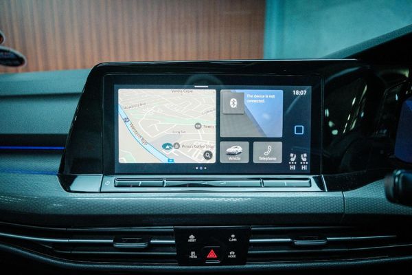 2025-Volkswagen-Golf-8-GTI-20-TSI-DSG image:15