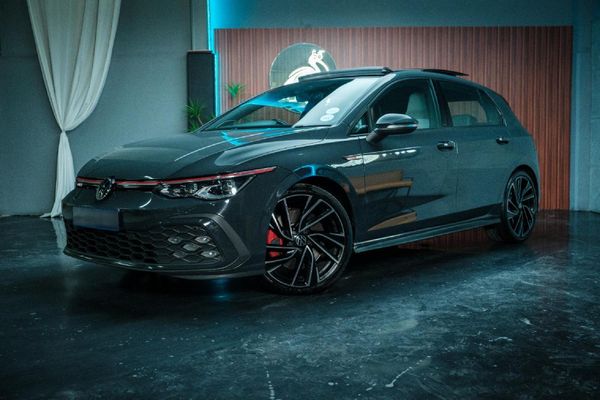 2025-Volkswagen-Golf-8-GTI-20-TSI-DSG image:1