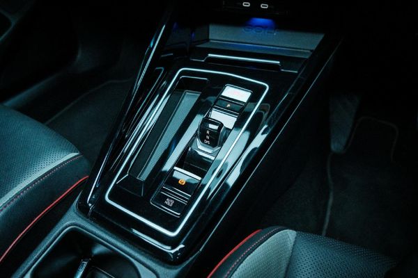 2025-Volkswagen-Golf-8-GTI-20-TSI-DSG image:19