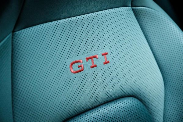 2025-Volkswagen-Golf-8-GTI-20-TSI-DSG image:23