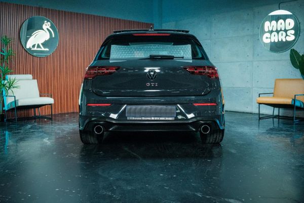 2025-Volkswagen-Golf-8-GTI-20-TSI-DSG image:3