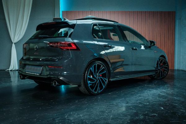 2025-Volkswagen-Golf-8-GTI-20-TSI-DSG image:4