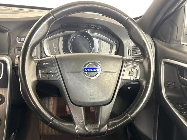 2015-Volvo-S60-T3-Momentum-Auto image:12