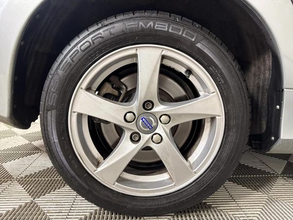 2015-Volvo-S60-T3-Momentum-Auto image:5