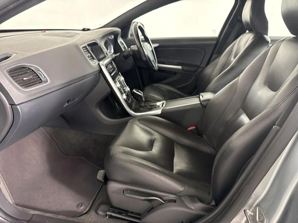 2015-Volvo-S60-T3-Momentum-Auto image:8