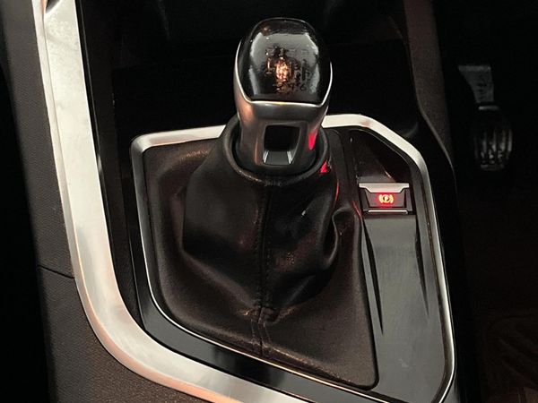 2018-Peugeot-3008-20-HDi-Active image:10