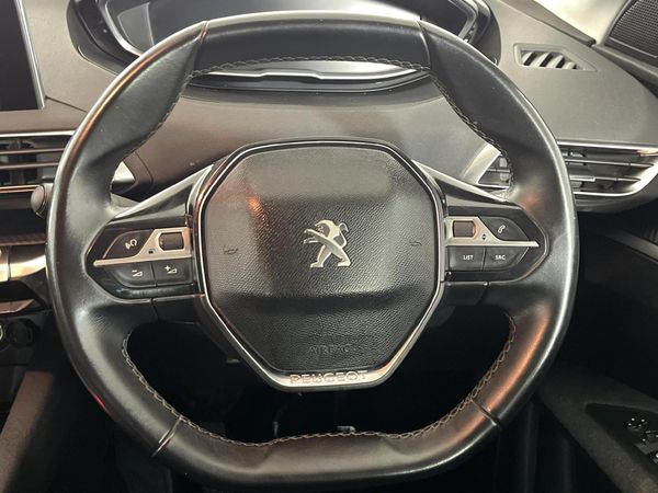 2018-Peugeot-3008-20-HDi-Active image:11