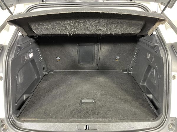 2018-Peugeot-3008-20-HDi-Active image:13