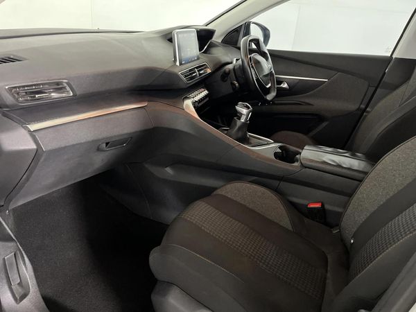 2018-Peugeot-3008-20-HDi-Active image:8