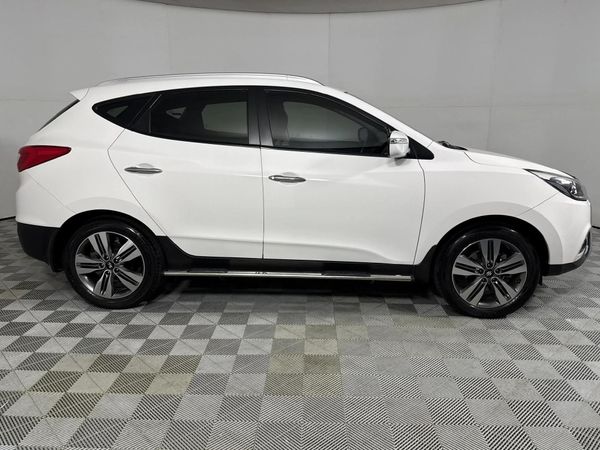 2015-Hyundai-ix35-20-Executive image:16