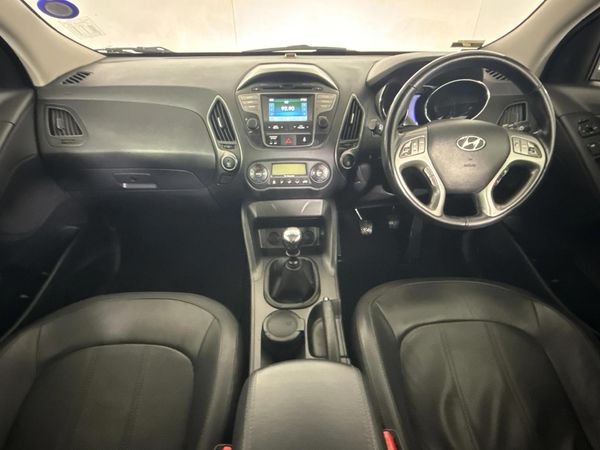 2015-Hyundai-ix35-20-Executive image:1