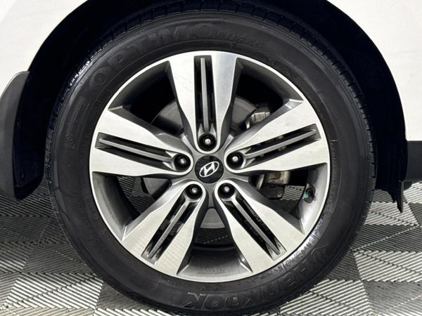 2015-Hyundai-ix35-20-Executive image:5
