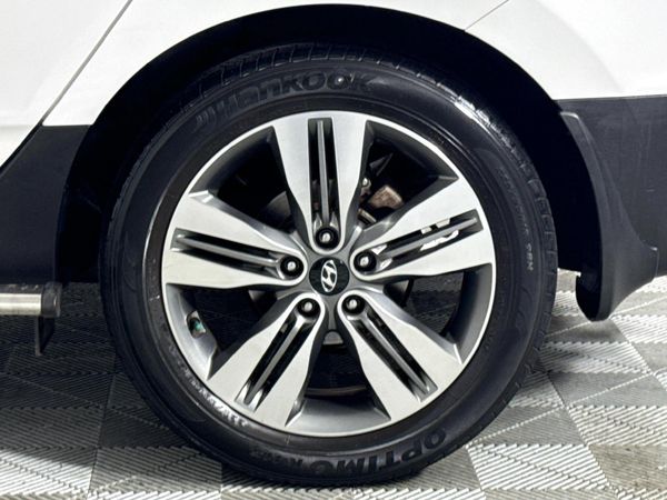 2015-Hyundai-ix35-20-Executive image:6