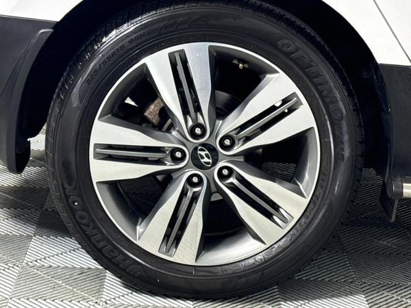 2015-Hyundai-ix35-20-Executive image:7