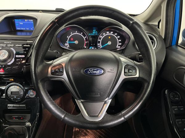 2015-Ford-Fiesta-10-EcoBoost-Titanium-5-dr image:11