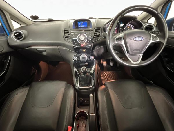 2015-Ford-Fiesta-10-EcoBoost-Titanium-5-dr image:1