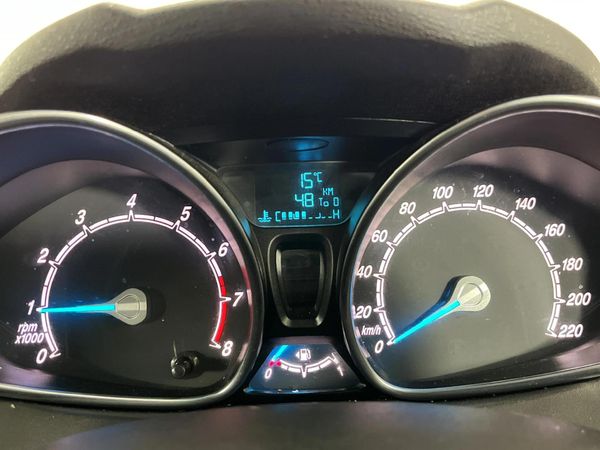 2015-Ford-Fiesta-10-EcoBoost-Titanium-5-dr image:2