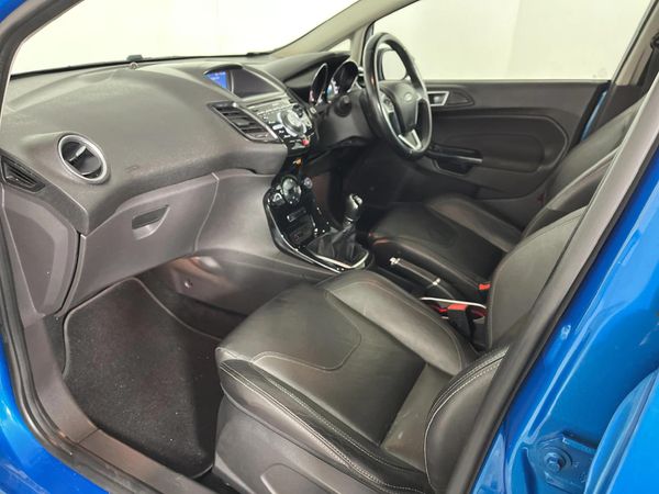 2015-Ford-Fiesta-10-EcoBoost-Titanium-5-dr image:8