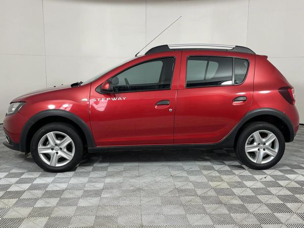 2014-Renault-Sandero-900T-Stepway image:18