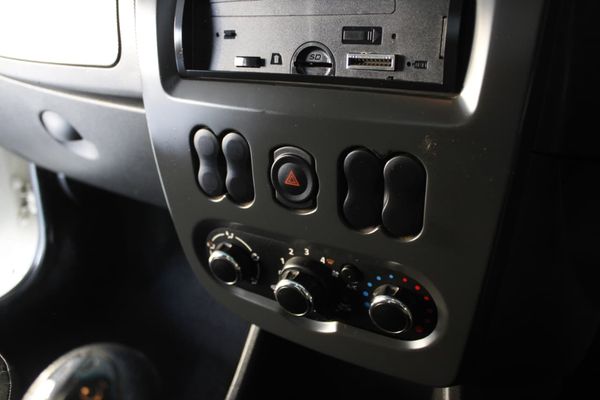 2019-Nissan-NP200-15-dCi-Safety-Pack image:11