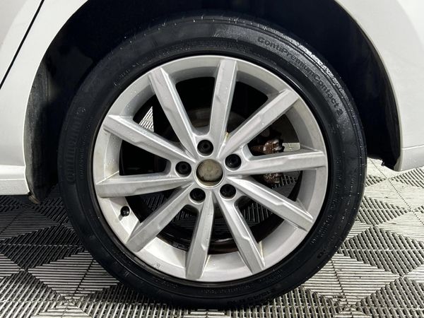 2016-Volkswagen-Polo-12-TSI-Highline-Auto-81kW image:5