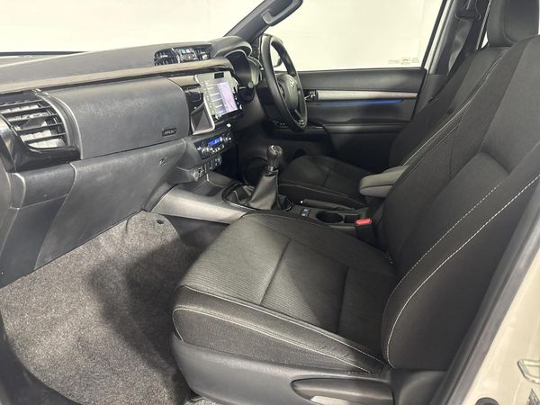 2021-Toyota-Hilux-28-GD-6-Raised-Body-Legend-Double-Cab image:8