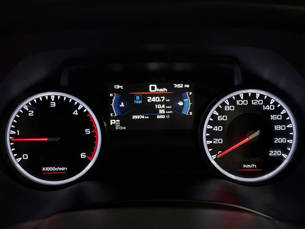2022-Isuzu-D-Max-19-DDI-HR-LS-Auto-Double-Cab image:2