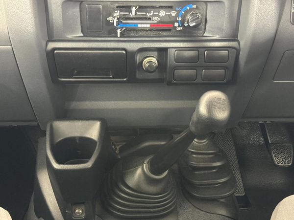 2023-Toyota-Land-Cruiser-79-40-Double-Cab image:10