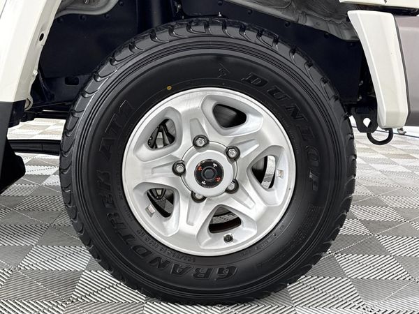 2023-Toyota-Land-Cruiser-79-40-Double-Cab image:5