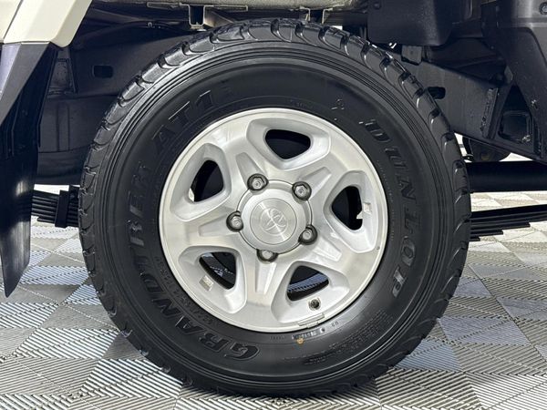 2023-Toyota-Land-Cruiser-79-40-Double-Cab image:7