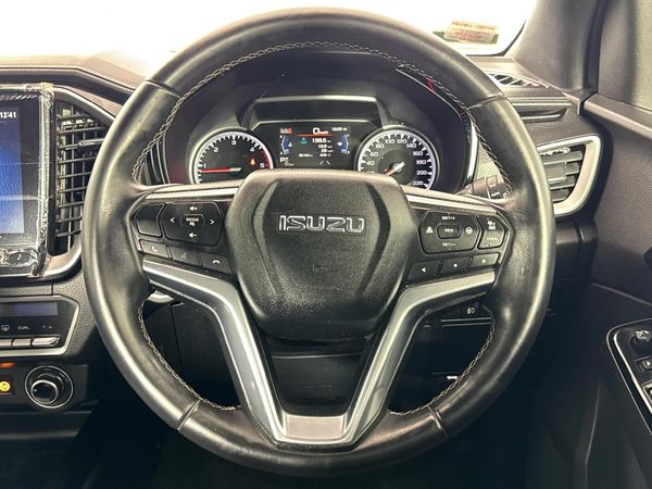 2022-Isuzu-D-Max-30-DDI-V-Cross-HR-4x4-Auto-Double-Cab image:12