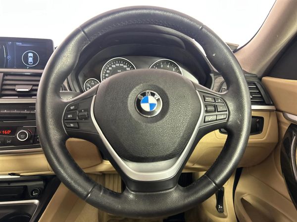 2013-BMW-3-Series-320i-GT image:12