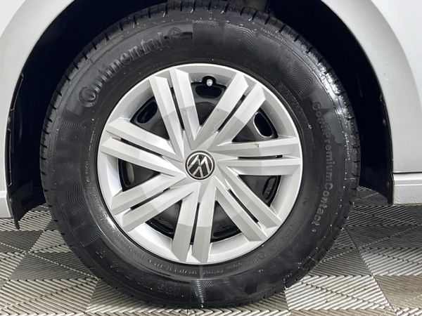 2025-Volkswagen-Polo-10-TSI image:4