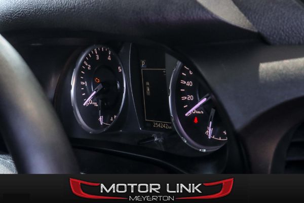 2021-Toyota-Hilux-24-GD-6-Raised-Body-Raider-Auto-Double-Cab image:17