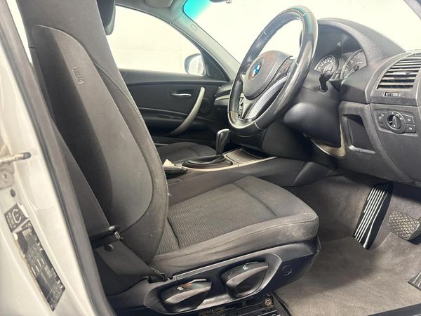 2010-BMW-1-Series-118i-5-dr-Auto image:9