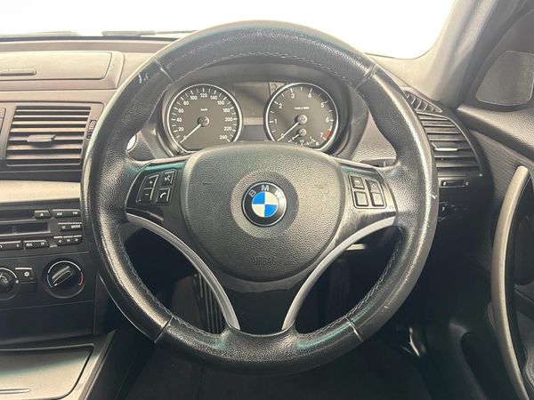 2010-BMW-1-Series-118i-5-dr-Auto image:12
