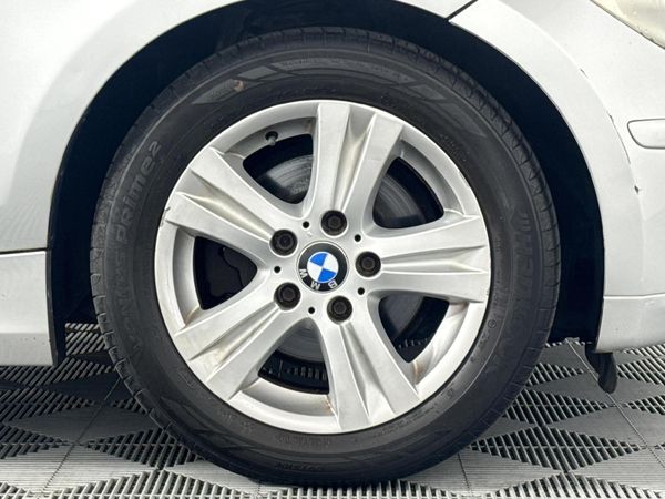 2010-BMW-1-Series-118i-5-dr-Auto image:5