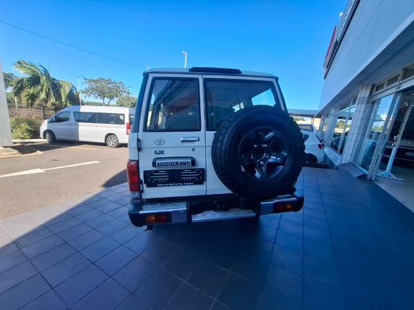 2026-Toyota-Land-Cruiser-76-28GD-6-Station-Wagon-LX image:5