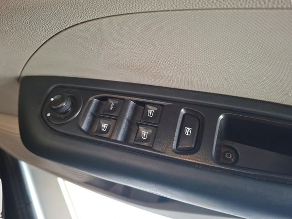 2024-Renault-Triber-10-Intens image:14