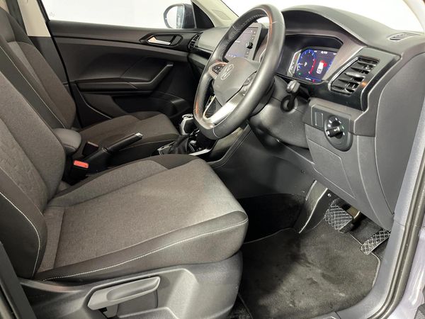 2025-Volkswagen-T-Cross-10-TSI-Life-Auto image:6