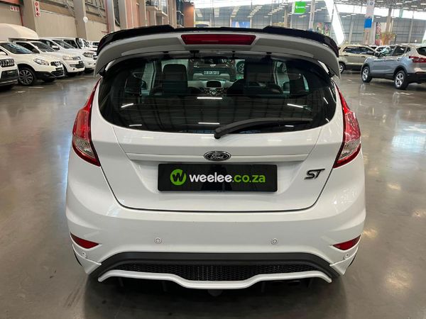 2018-Ford-Fiesta-ST-16-EcoBoost-GDTi image:3