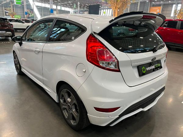 2018-Ford-Fiesta-ST-16-EcoBoost-GDTi image:4
