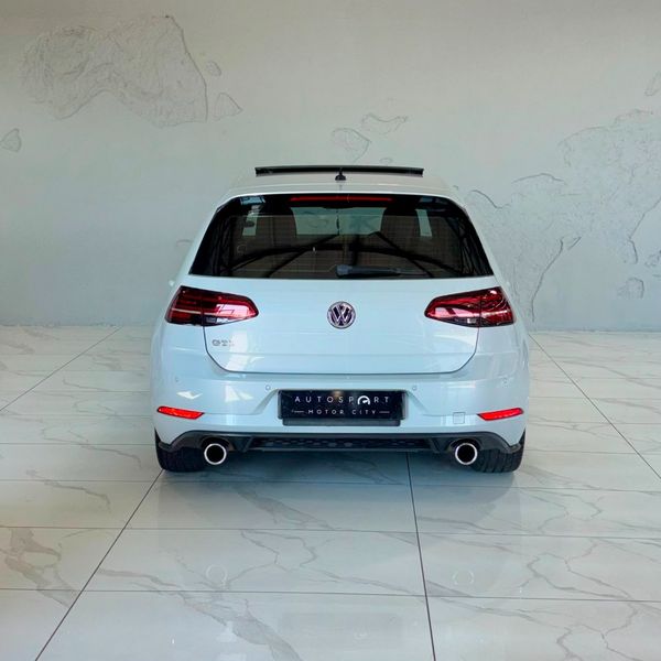 2018-Volkswagen-Golf-DSG image:21